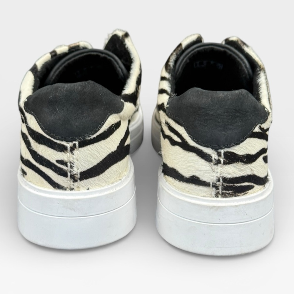 Clarks Black and White Zebra Pattern Sneakers women’s size 6.5 - Picture 5 of 6